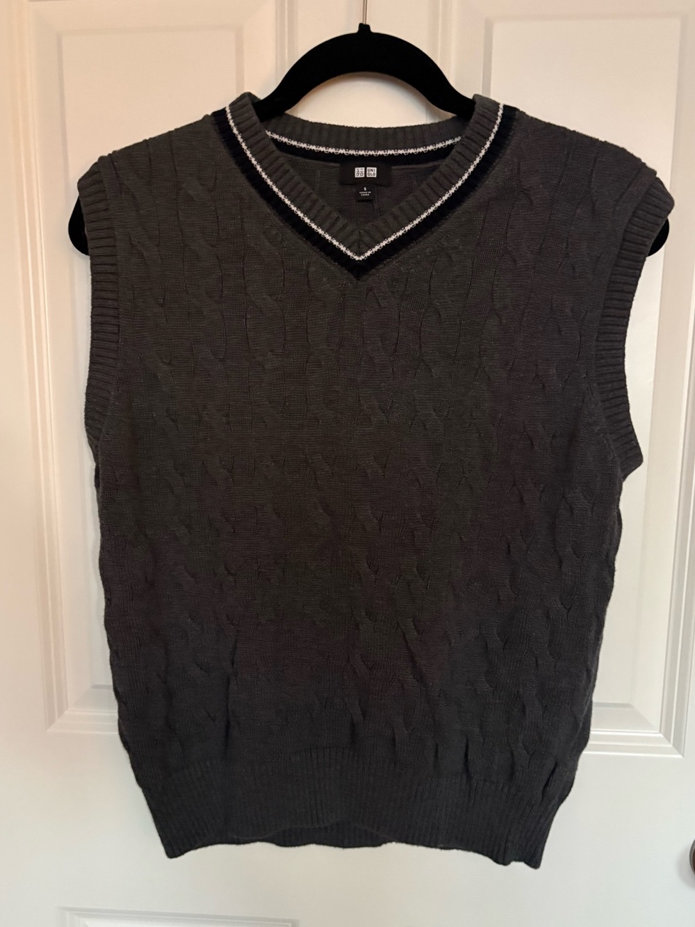 Uniqlo Charcoal V-Neck Cable Knit Sweater Vest with Trim